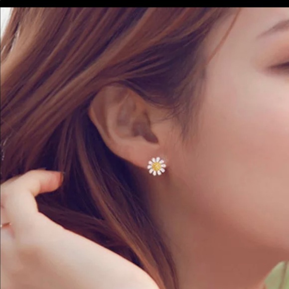 —SOLD— Silver daisy jewelry set 🌼✨🤩💫 - Picture 4 of 6